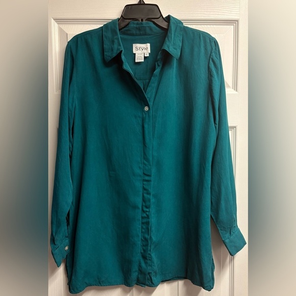 California Style Tops - California Style Vintage 100% Silk Button Down Blouse Size Large